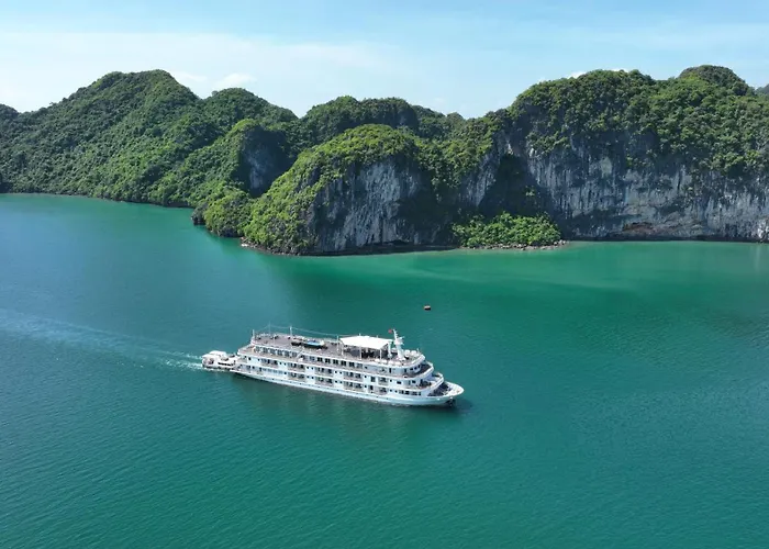 Paradise Grand Cruise - Lan Ha Bay  Hạ Long