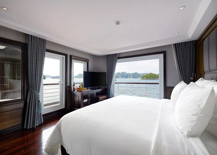 Paradise Grand Cruise - Lan Ha Bay Hạ Long