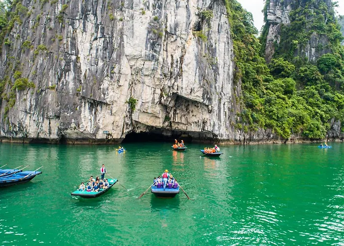 Paradise Grand Cruise - Lan Ha Bay  5*
