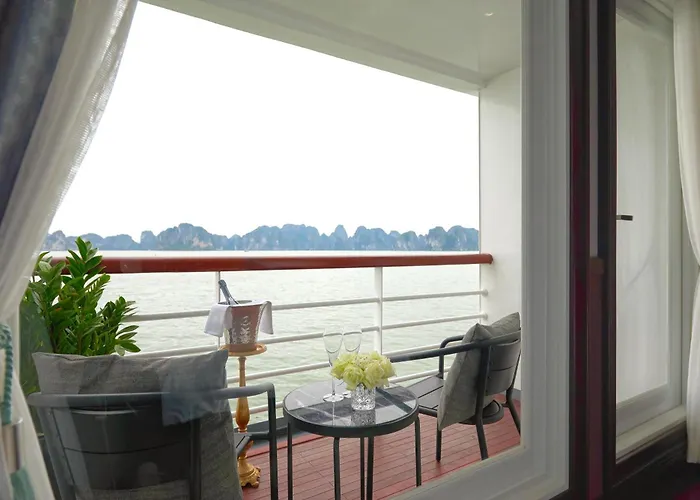 Paradise Grand Cruise - Lan Ha Bay  Ha Long