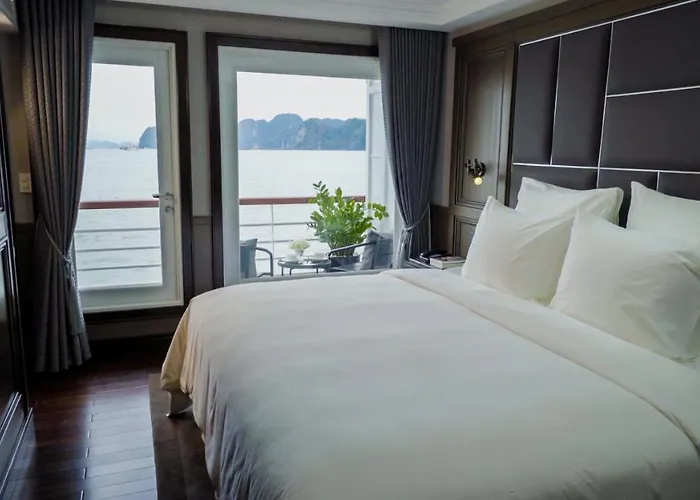 Paradise Grand Cruise - Lan Ha Bay 5*